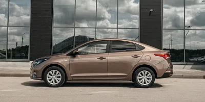 Hyundai Solaris (коричневый) в аренду
