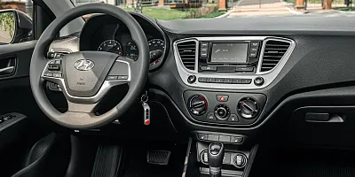 Hyundai Solaris (серый) в аренду